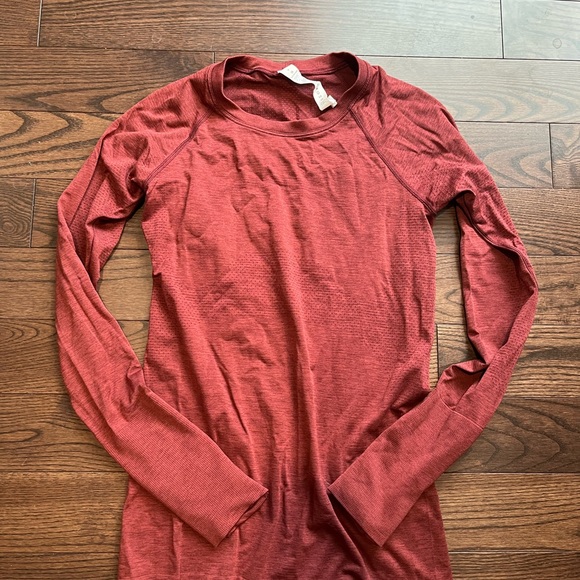 lululemon athletica Tops - Lululemon Swifty Long Sleeve